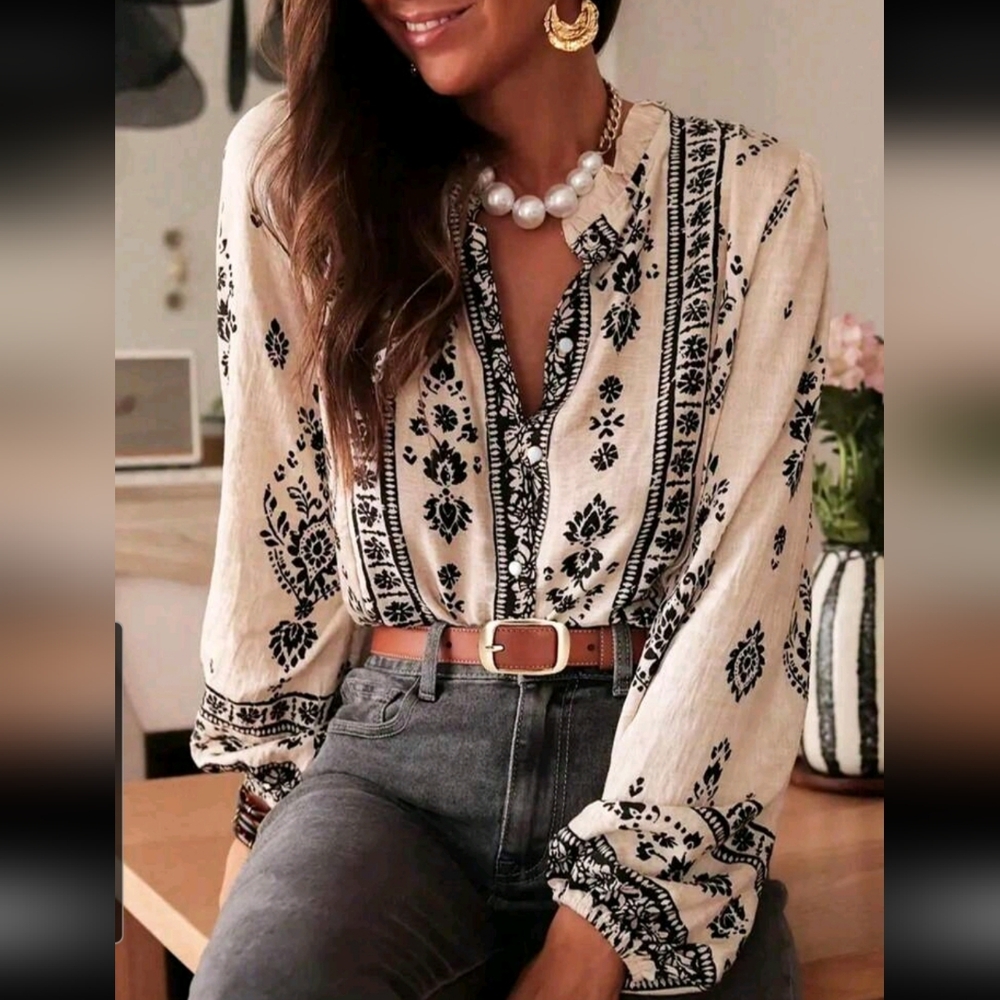 BRAND NEW ** Elegant Black and Cream Women's Top